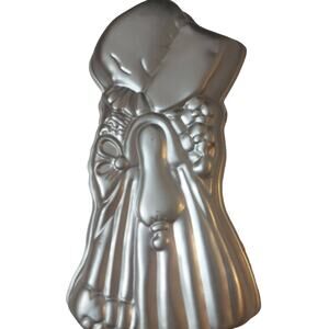 Holly Hobbie Vintage Aluminum 1975 Cake Pan Jello Mold Kitchenware Quilting Home